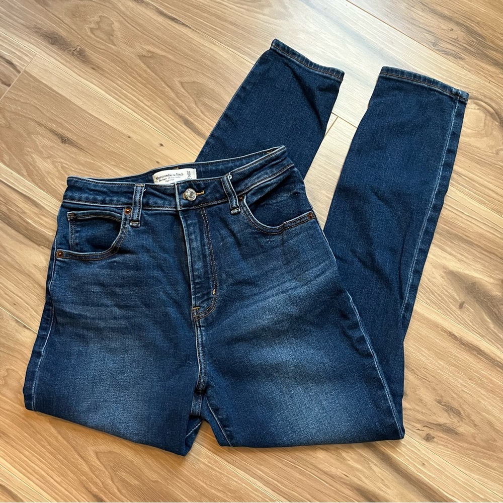 Abercrombie curve love jeans